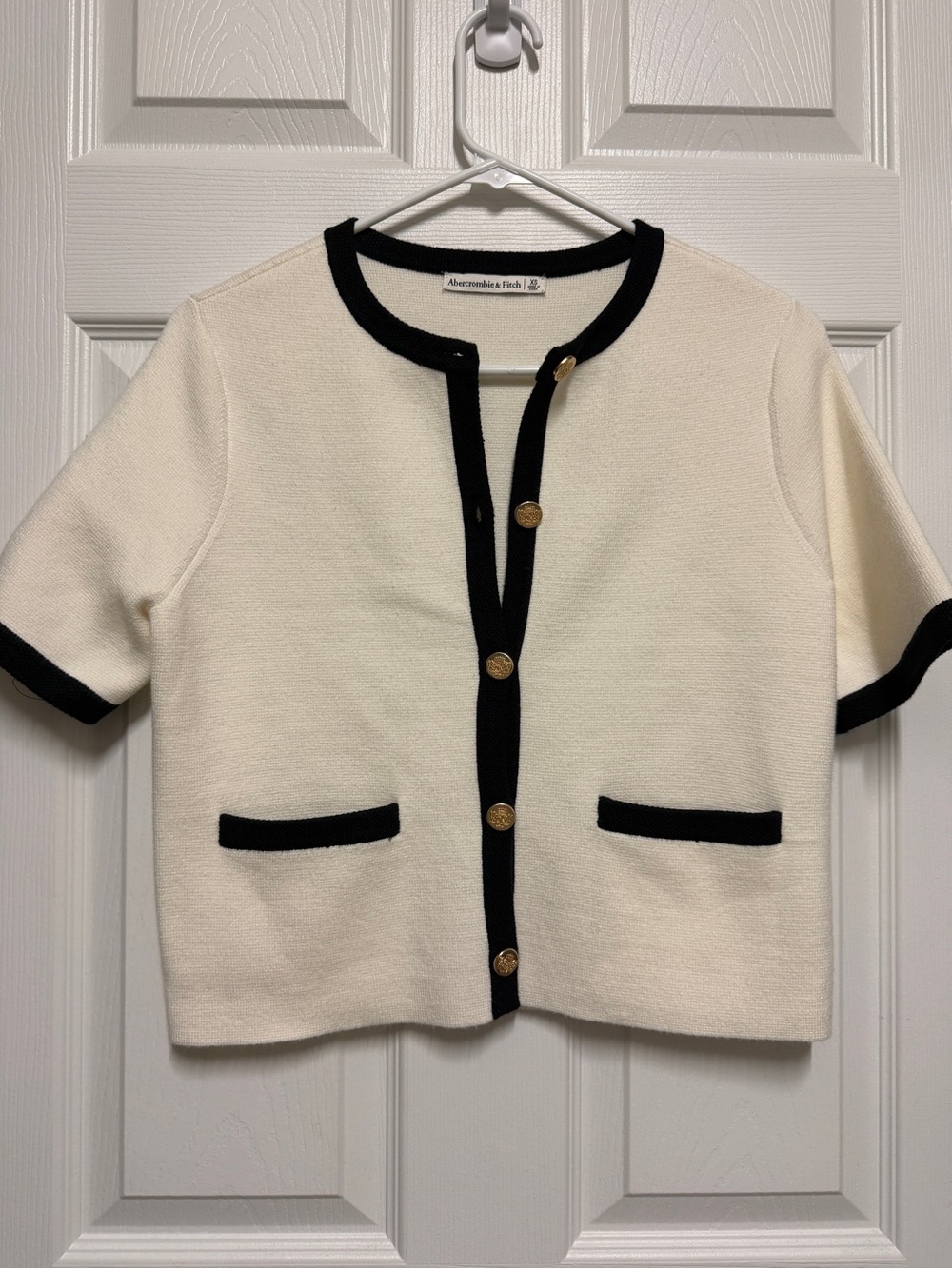 Abercrombie & Fitch Cream Short-Sleeve Cardigan with Black Trim - Picture 2 of 7